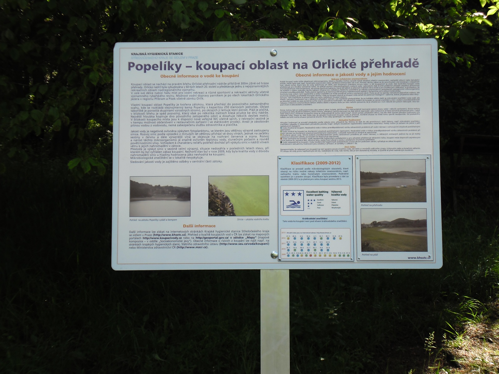 Vodní Nádrž Orlík - informační cedule v místě popelníků
